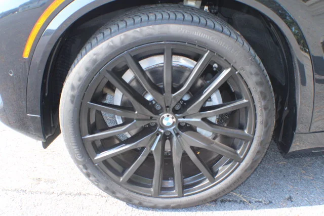 Used 2023 Black Sapphire Metallic BMW xDrive40i image 5