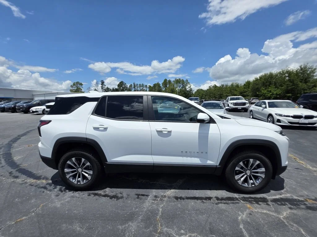 Used 2026 Summit White Chevrolet LT image 6