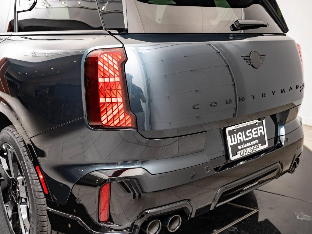 New 2027 Gray Metallic MINI Iconic image 19