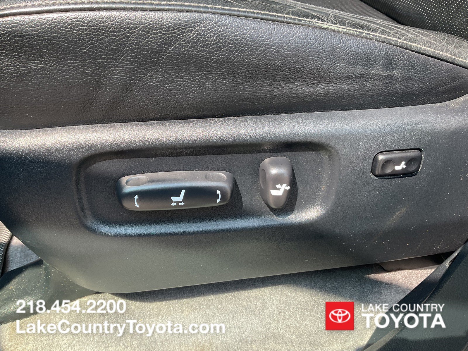 Used 2014 Silver Toyota Base image 27