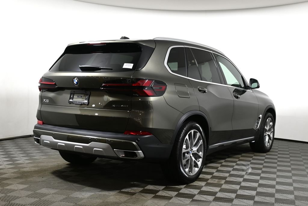 Used 2026 Green Metallic BMW xDrive40i image 7