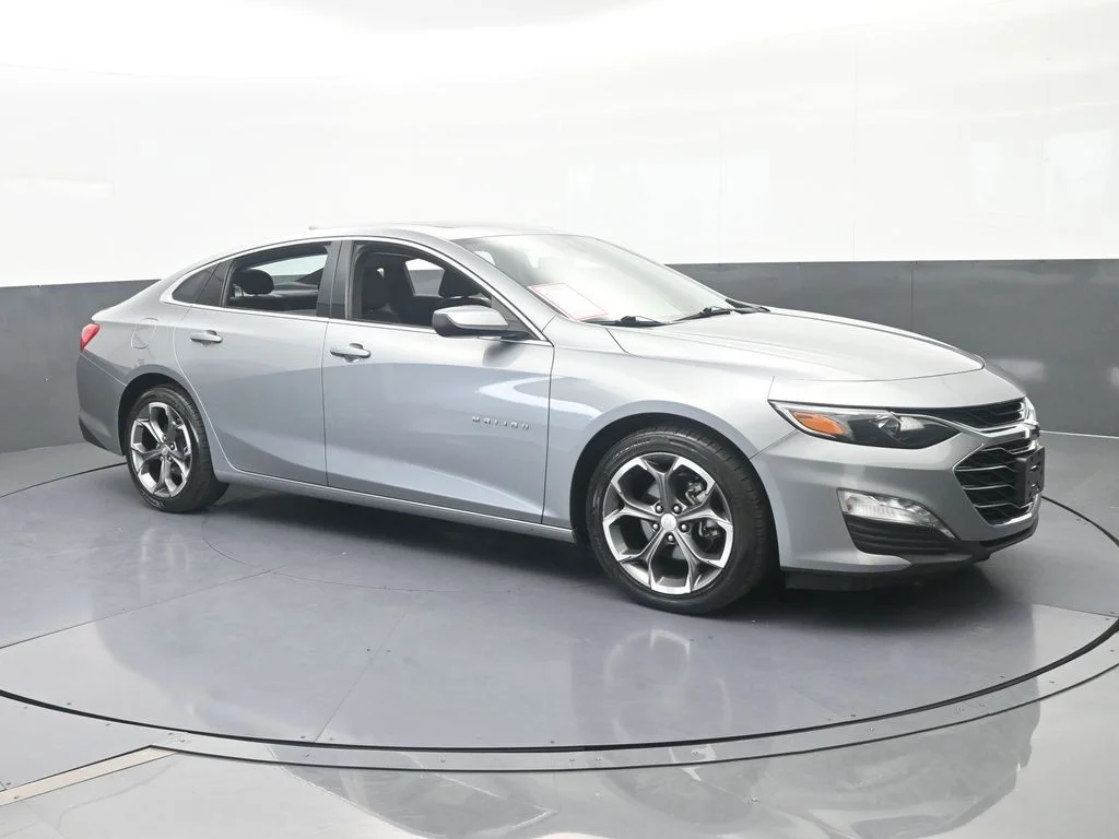 Used 2024 Sterling Gray Metallic Chevrolet LT image 7