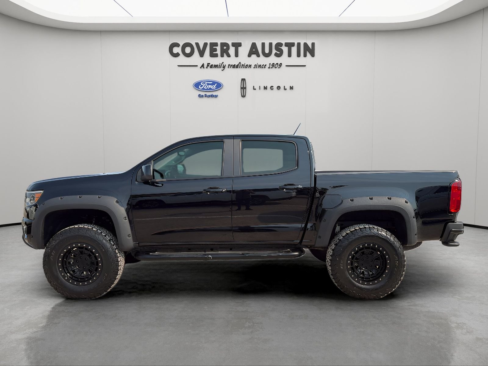 Used 2018 Black Chevrolet LT image 2