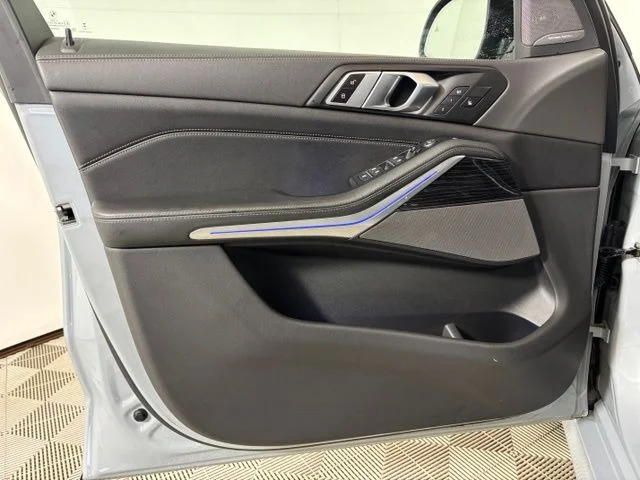 Used 2024 Brooklyn Grey Metallic BMW xDrive40i image 10