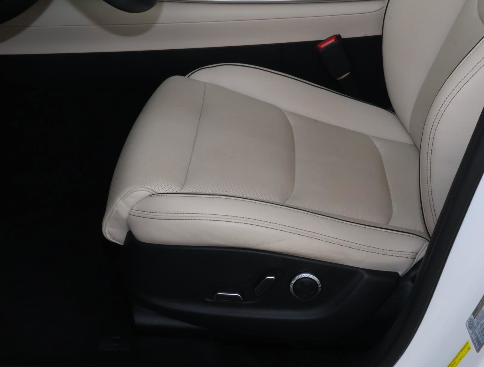 2022 GENESIS GV70 Standard - Photo 13