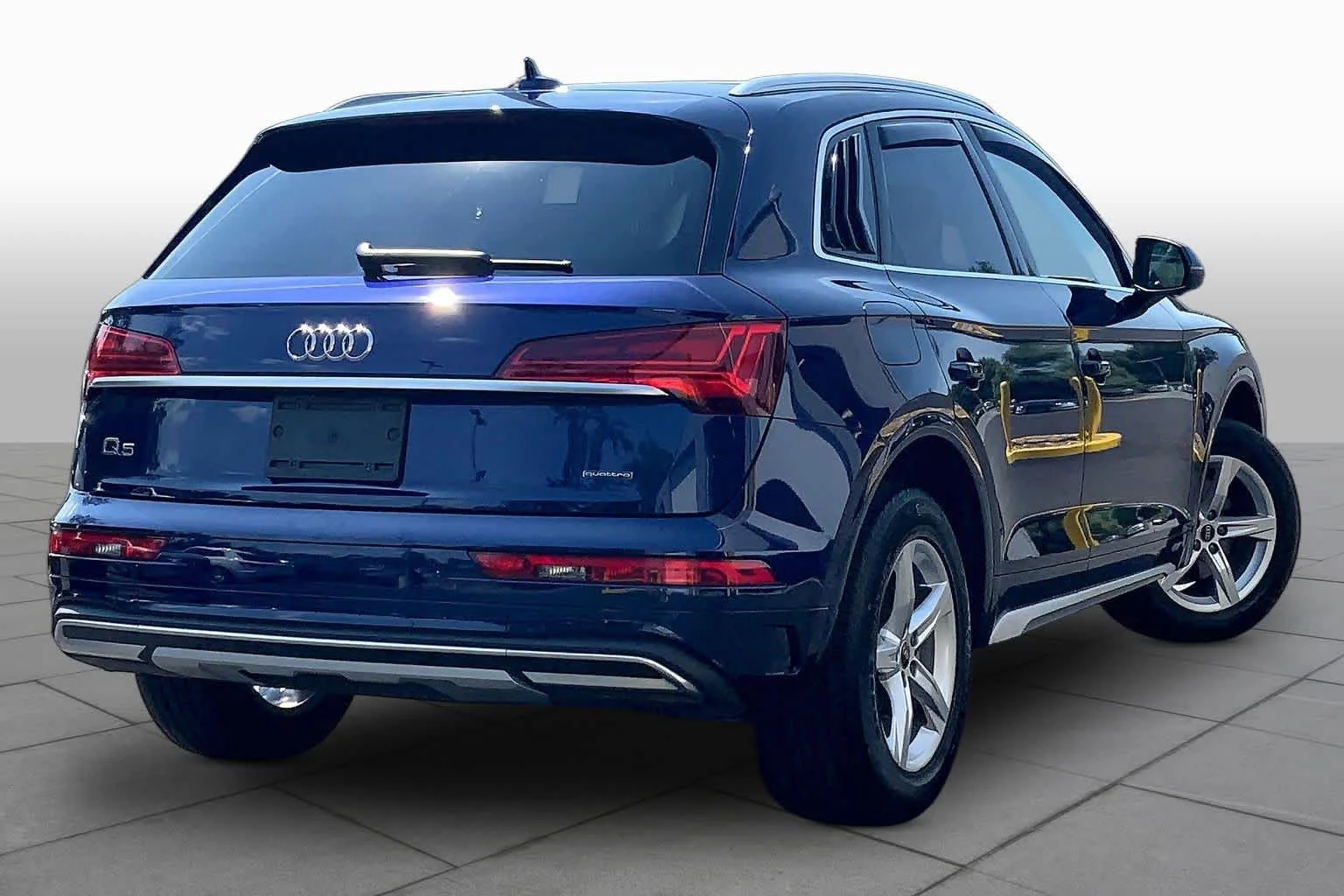 Used 2021 Navarra Blue Metallic Audi Premium image 13