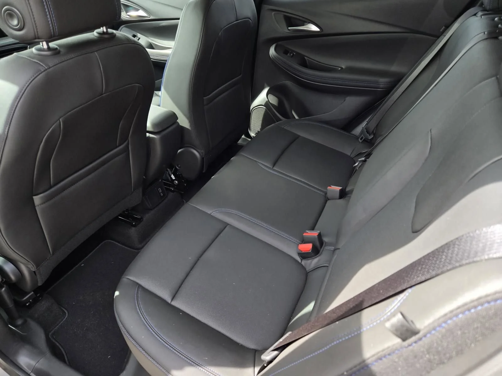 2026 Buick Encore GX Sport Touring - Photo 6