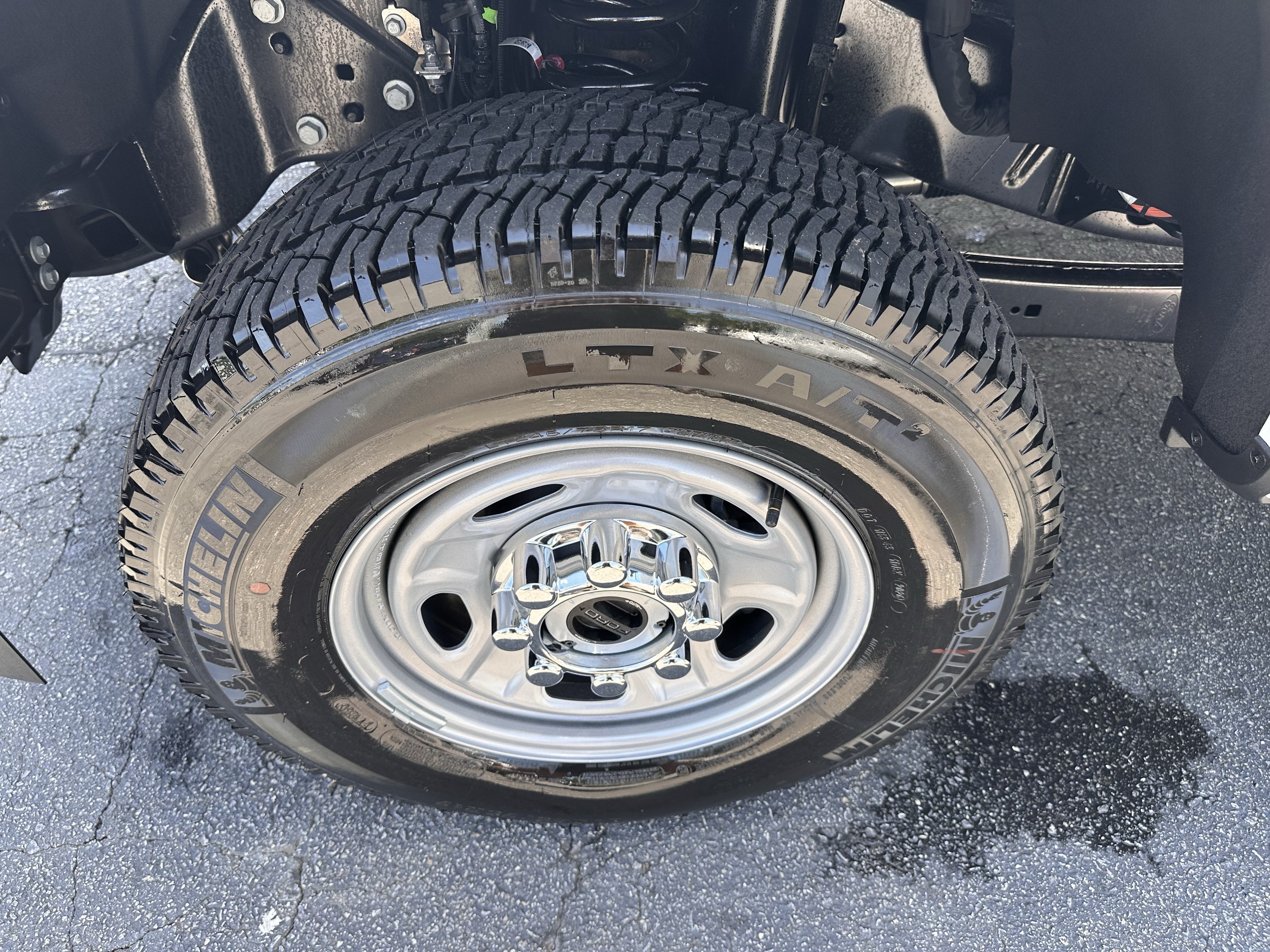 New 2026 Oxford White Ford F-250® XL image 29