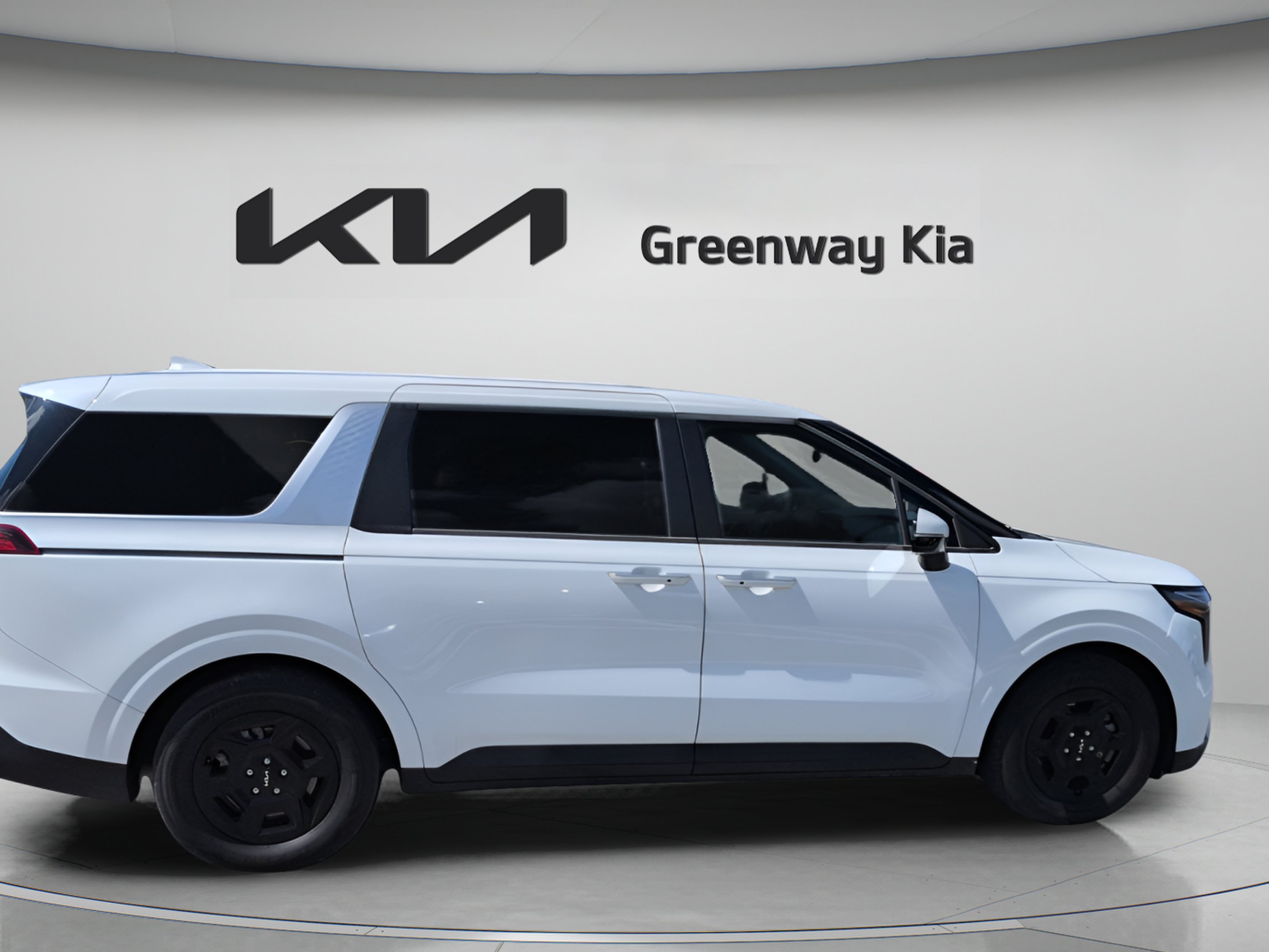 Certified Used 2025 Snow White Pearl Kia LXS image 9