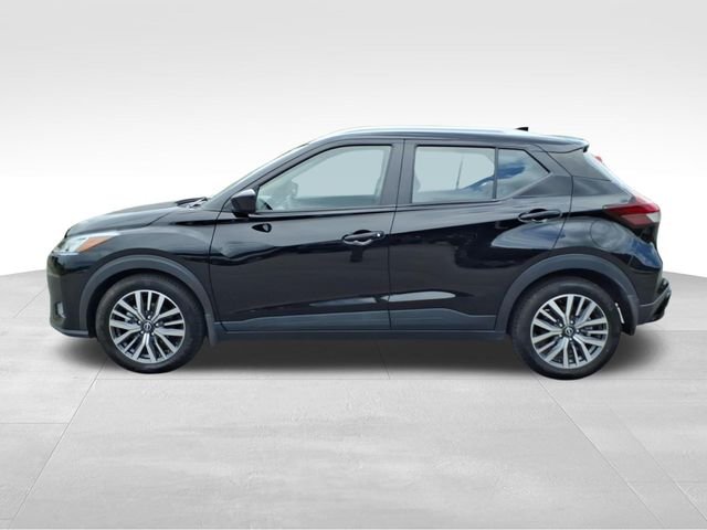 Used 2023 Black Nissan SV image 7