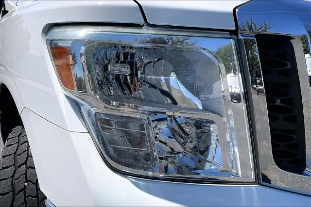 Used 2017 Glacier White Nissan SV image 25