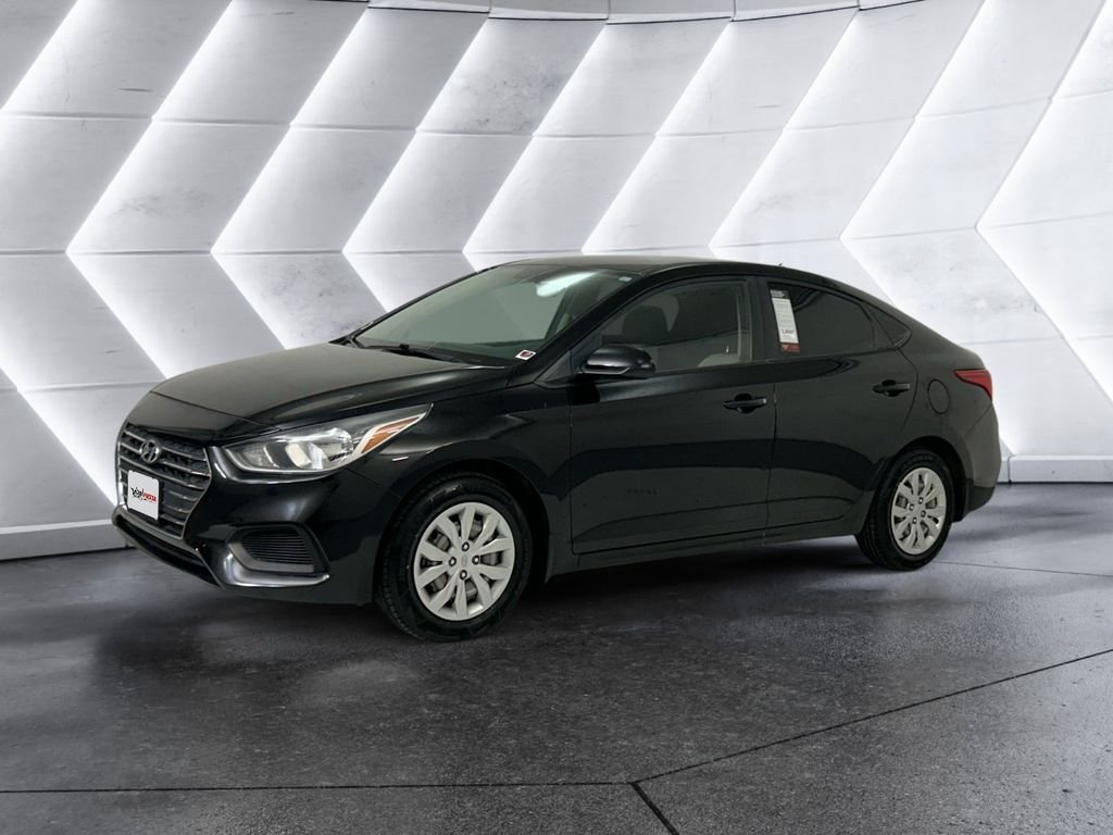 Used 2021 Black Hyundai SE image 3
