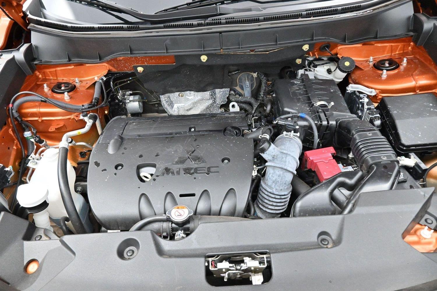 Used 2024 Sunshine Orange Metallic Mitsubishi ES image 32