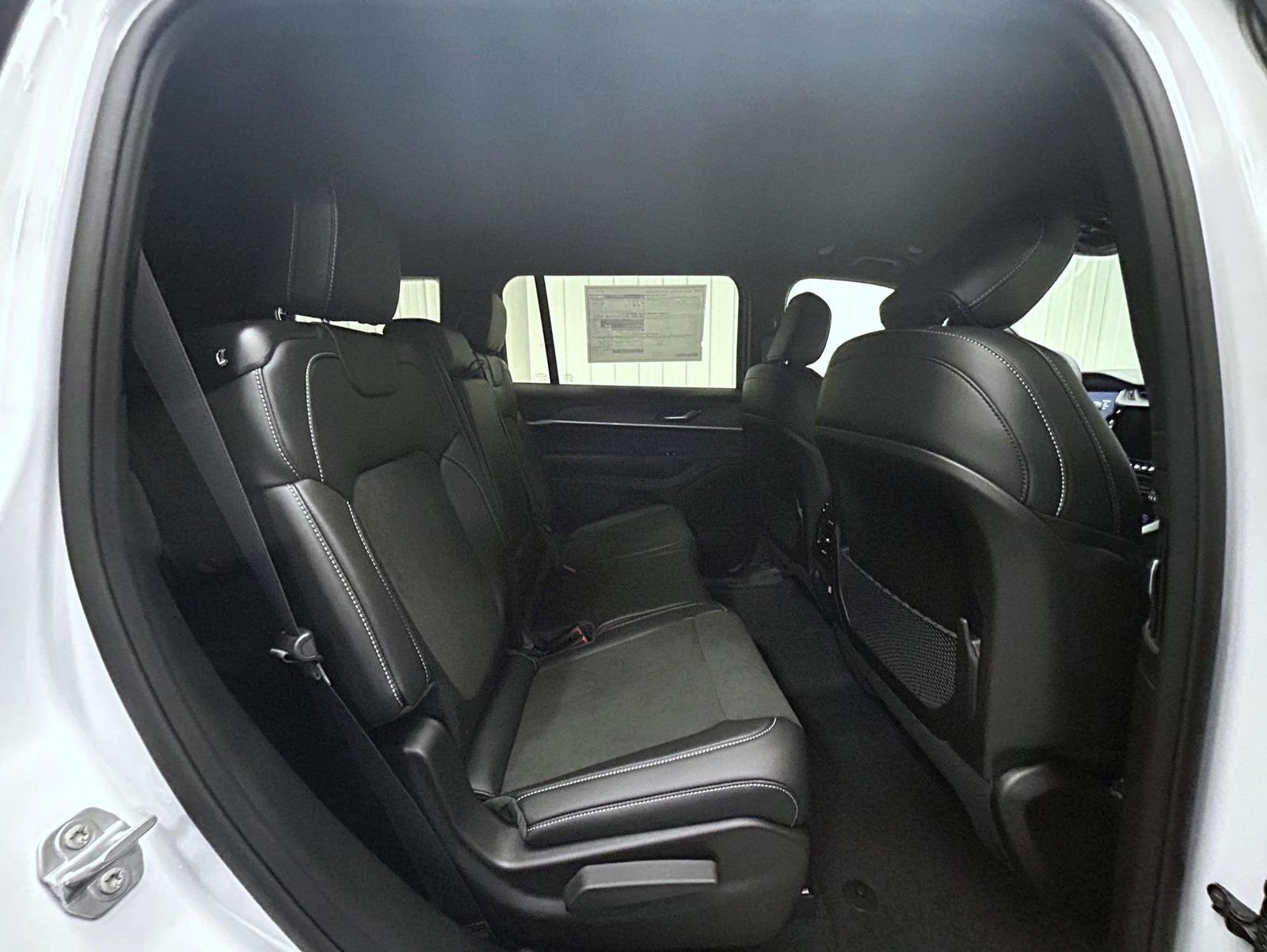 New 2026 Bright White Clear-Coat Exterior Paint Jeep Altitude image 18