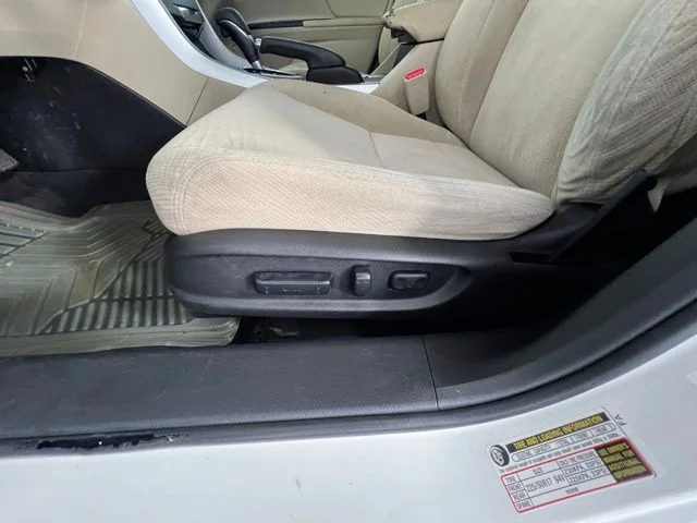 Used 2015 White Honda  image 21