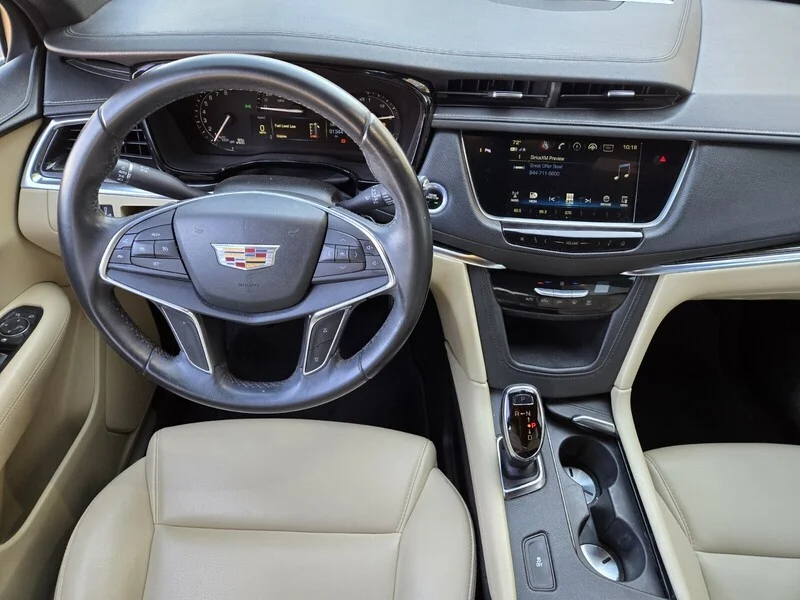 Used 2018 Stellar Black Metallic Cadillac FWD image 9
