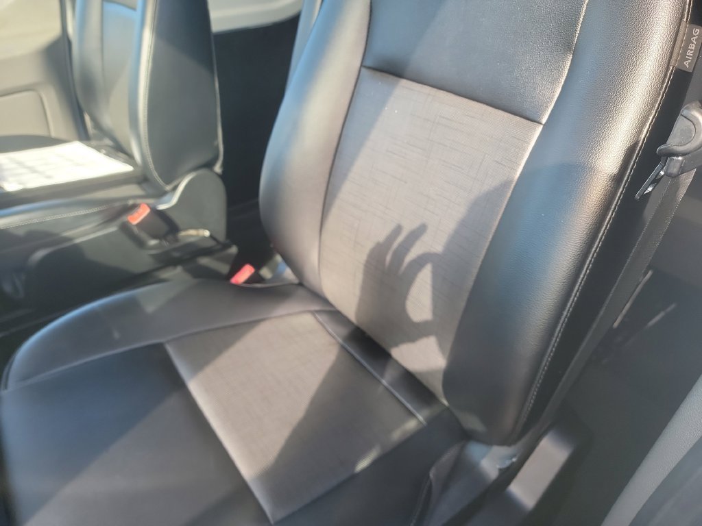 Used 2024  Ford  image 14