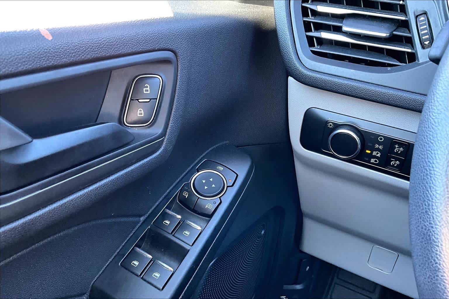Used 2025 Agate Black Ford Active image 58