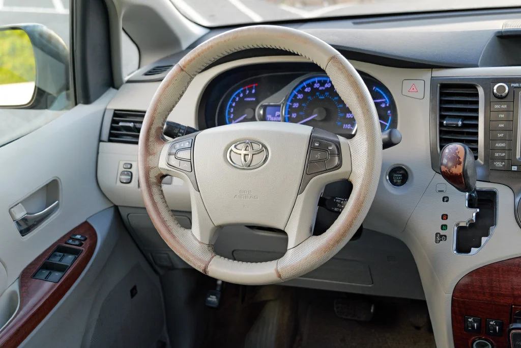 Used 2011 Predawn Gray Mica Toyota XLE image 37