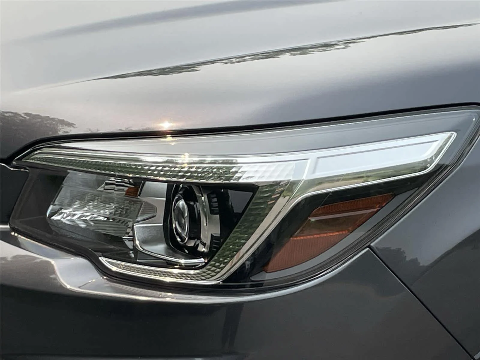 Used 2020 Magnetite Gray Metallic Subaru Premium image 9
