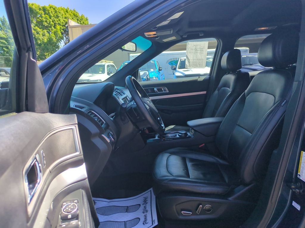 Used 2017 Blue Ford XLT image 12