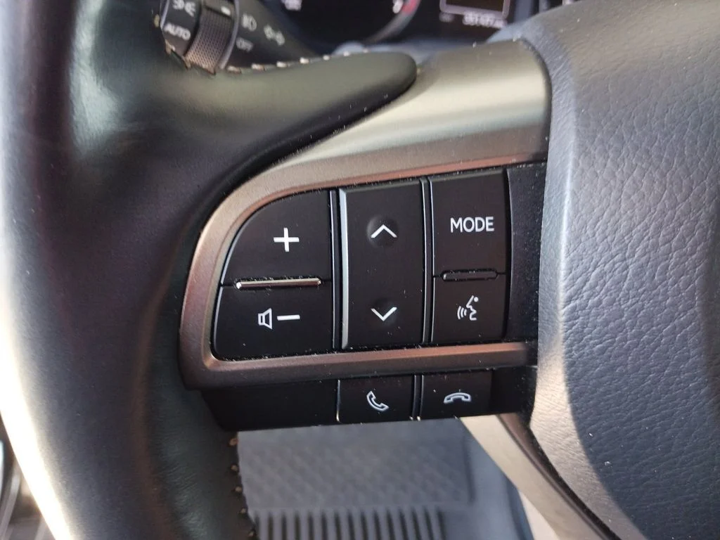 Used 2023 Black Lexus 460 image 35