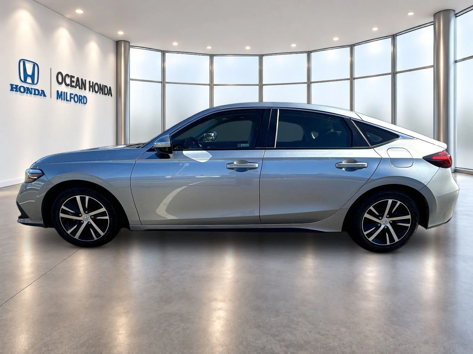 Used 2024 Lunar Silver Metallic Honda LX image 9