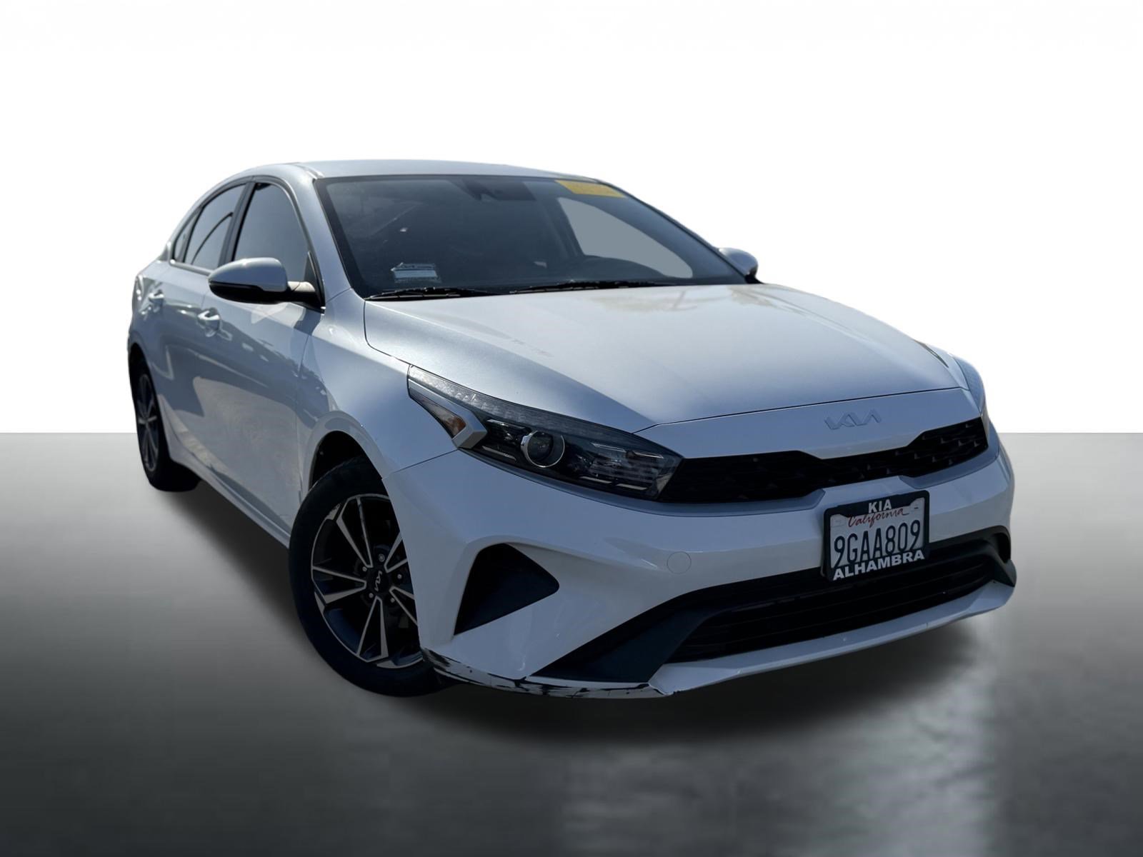 2023 Kia Forte LXS AT's photo