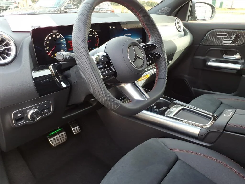 New 2026 Mountain Grey Metallic Mercedes-Benz GLA 250 image 12