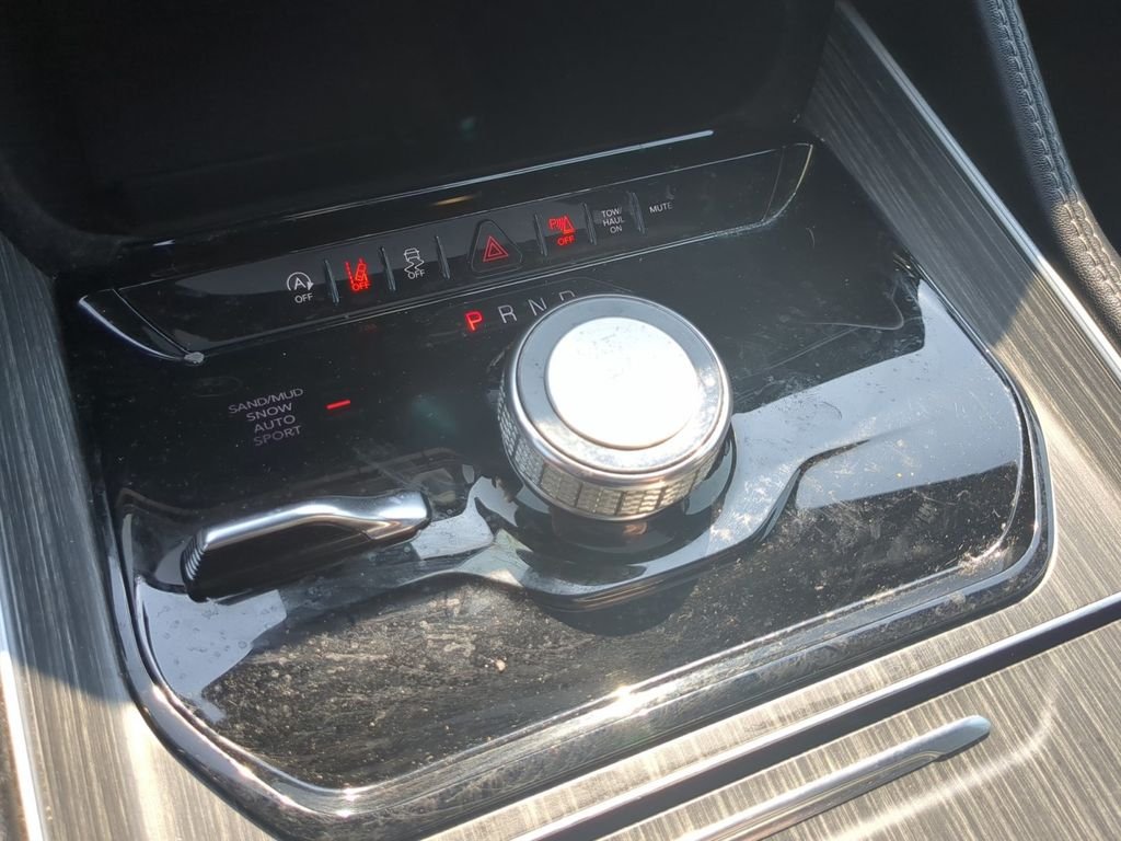 Used 2023 White Jeep Series II image 21