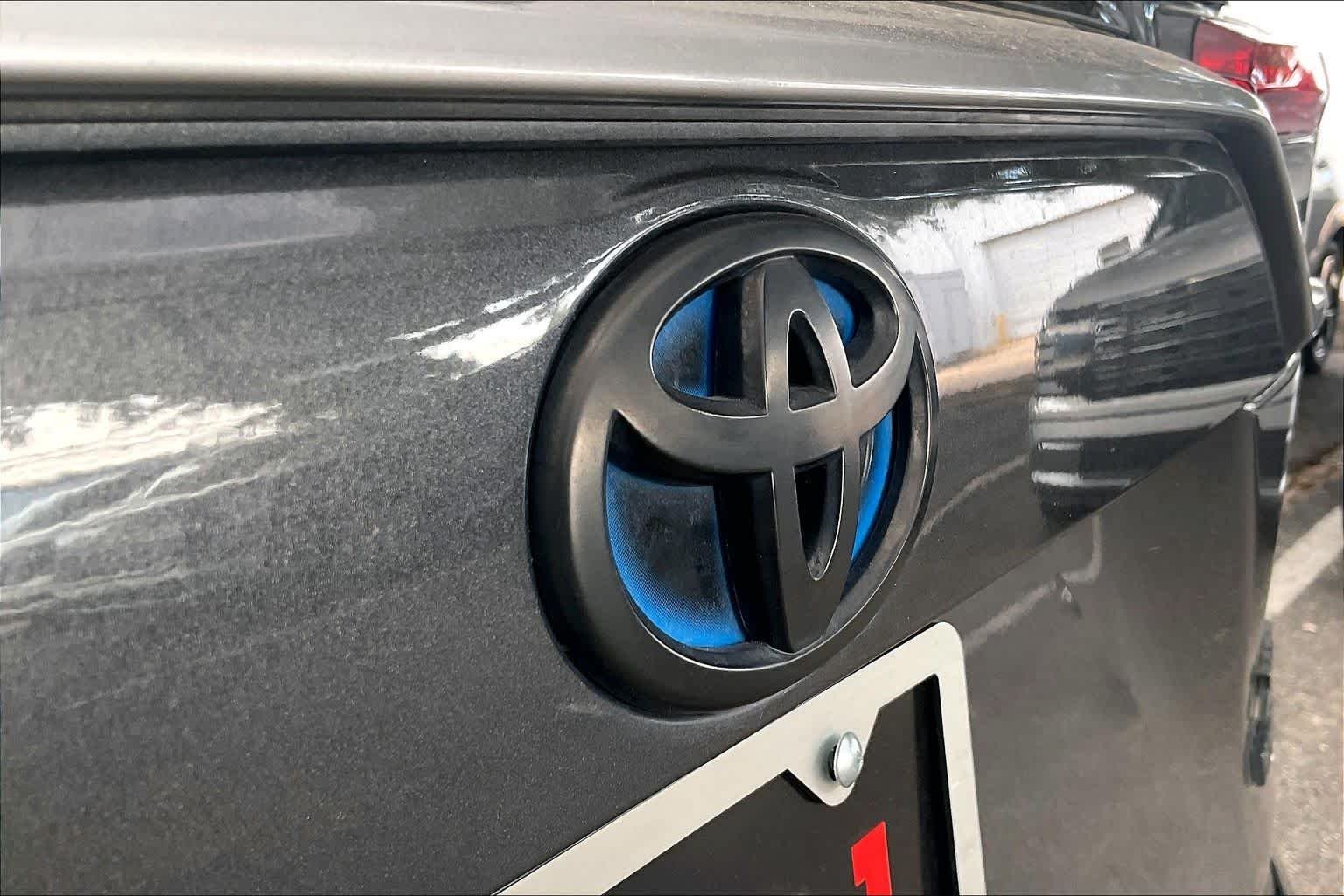 2021 Toyota RAV4 XSE - Photo 31