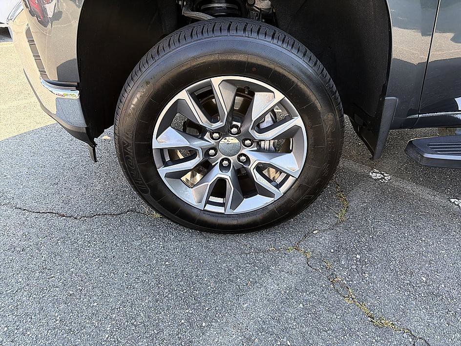 Used 2020 Shadow Gray Metallic Chevrolet LT image 9