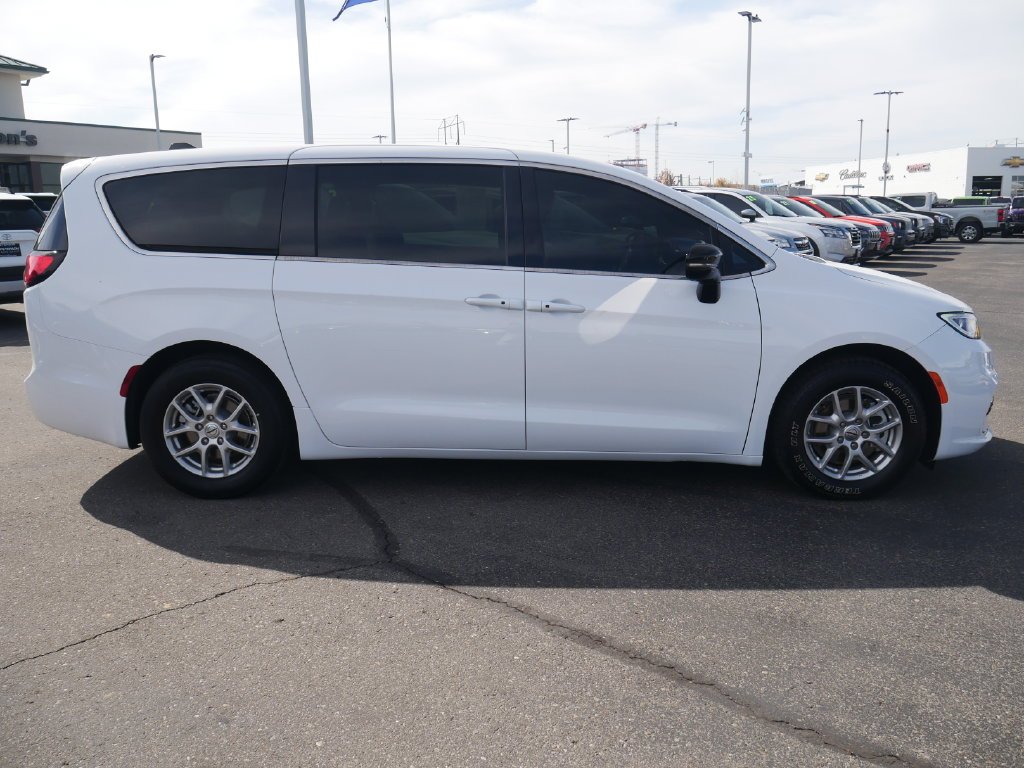 Certified Used 2025 White Chrysler Select image 23