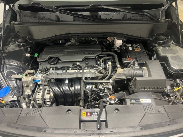 Used 2025 Black Hyundai SEL image 28