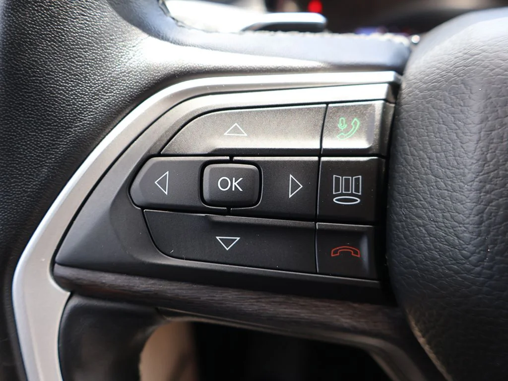 Used 2022 Red Jeep Limited image 50