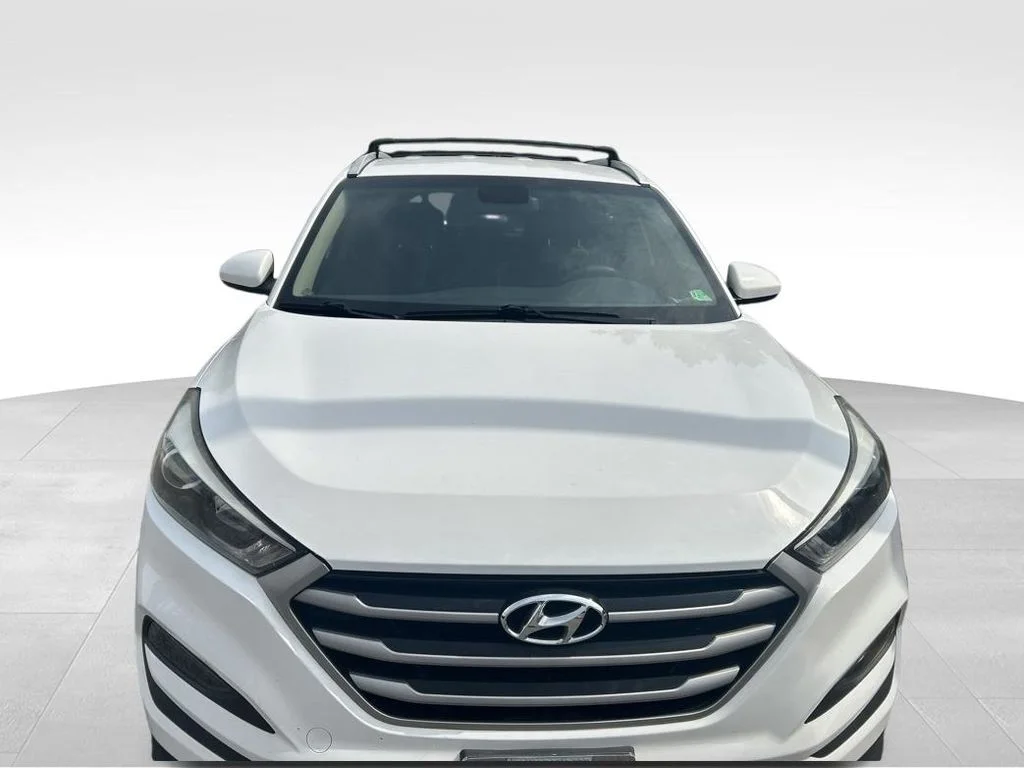 Used 2018 White Hyundai SEL image 9