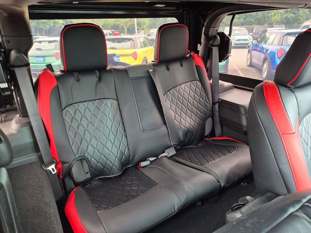 Used 2024 Crystal Metallic Jeep Sport image 27