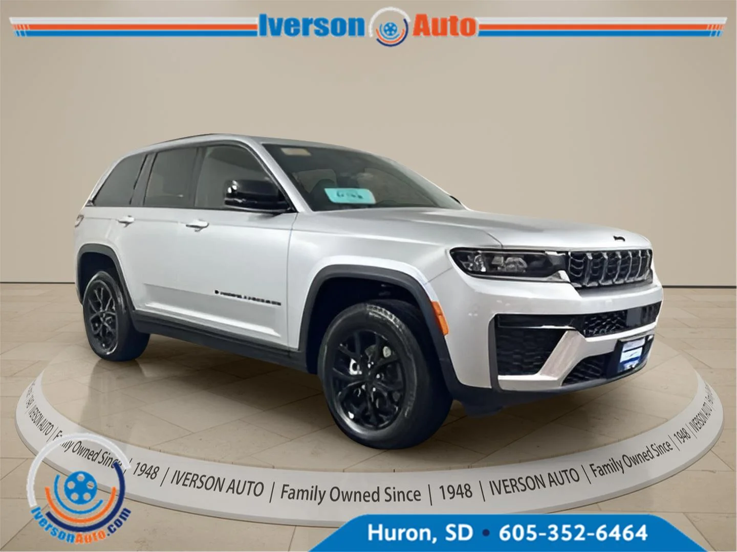 New 2026 Silver Zynith Exterior Paint Jeep Laredo Altitude image 2