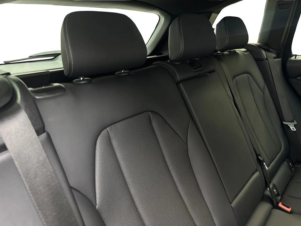 Used 2024 Gray BMW sDrive30i image 40