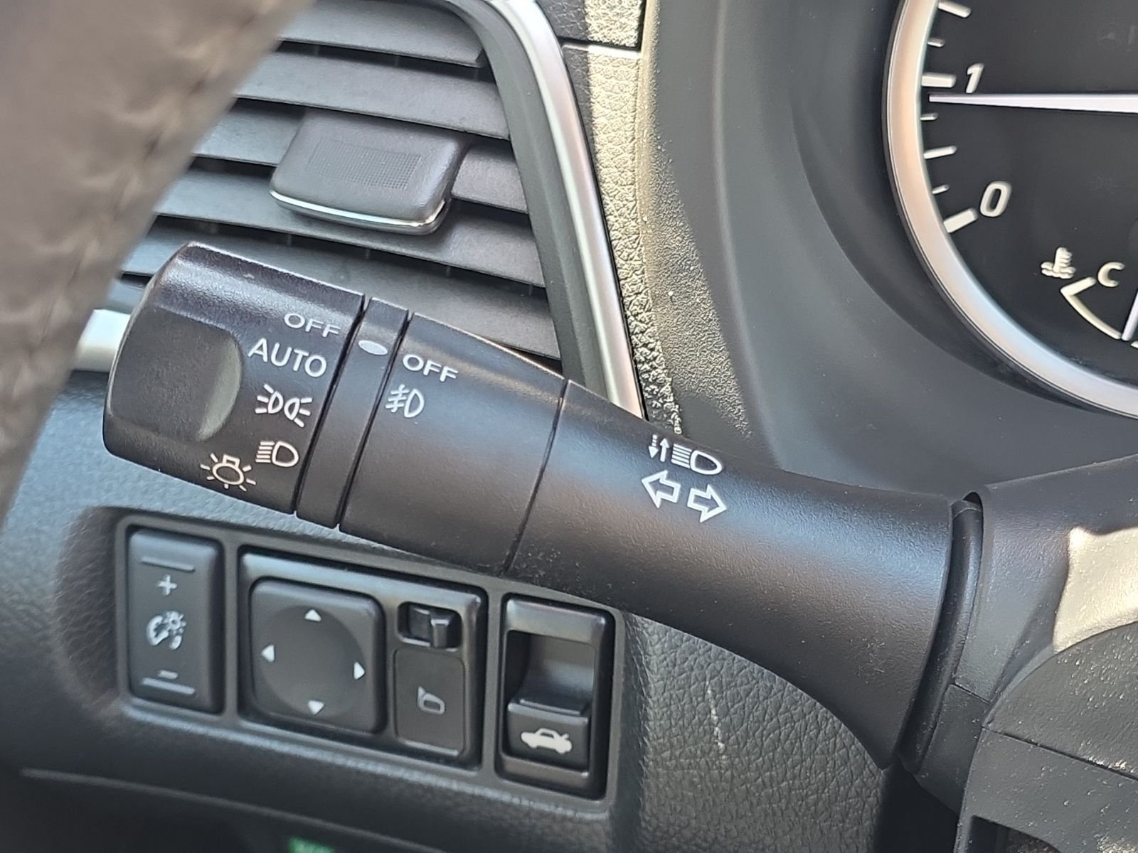 Used 2017 Gray Nissan SR image 34