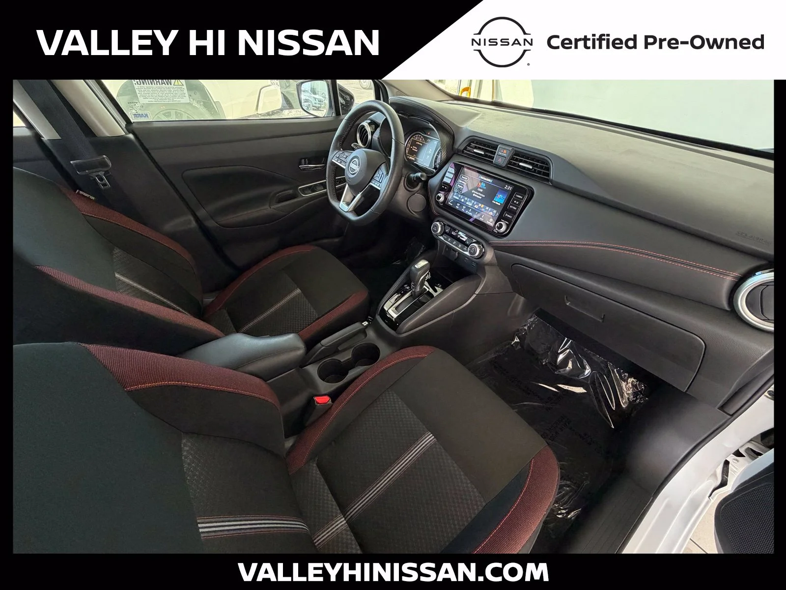 2025 Nissan Versa Sedan SR - Photo 17
