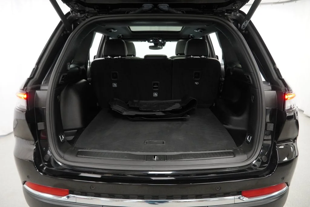 Used 2024 Black Jeep Limited image 37