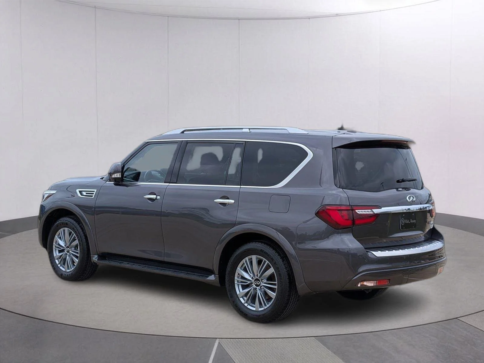 Used 2024 Anthracite Gray INFINITI LUXE image 3