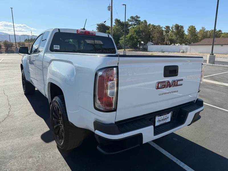 Used 2022 Summit White GMC Elevation image 5