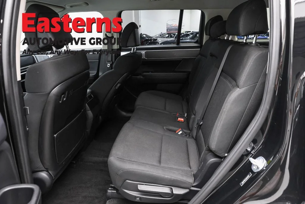 Used 2025 Black Hyundai SE image 20