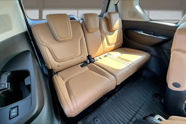 New 2027 Silver INFINITI LUXE image 27