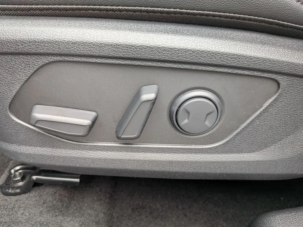 New 2026 Gray Metallic Kia EX image 41