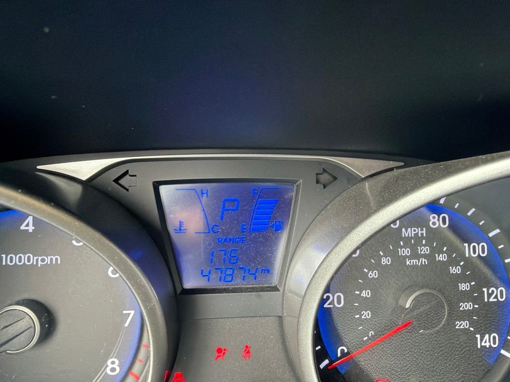Used 2015 Gray Hyundai SE image 9