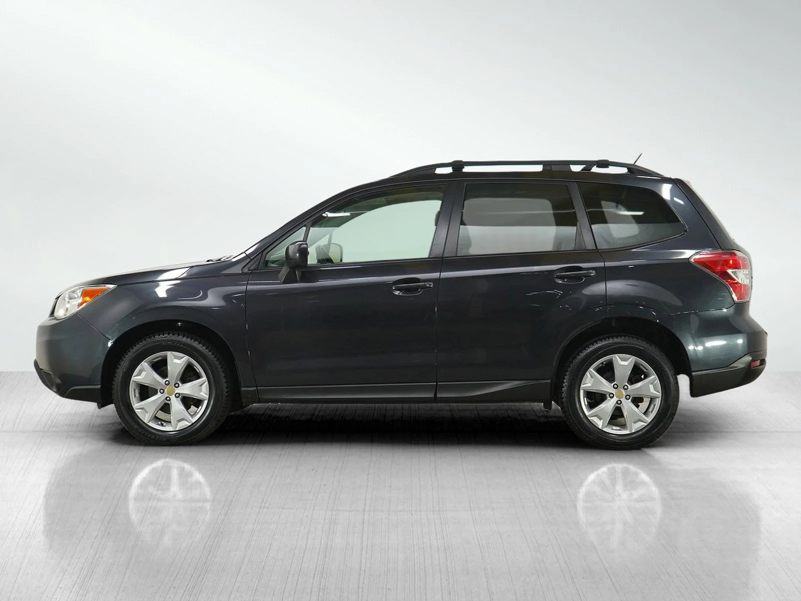 Used 2015 Subaru Forester i Premium with VIN JF2SJADCXFH450119 for sale in South Saint Paul, Minnesota