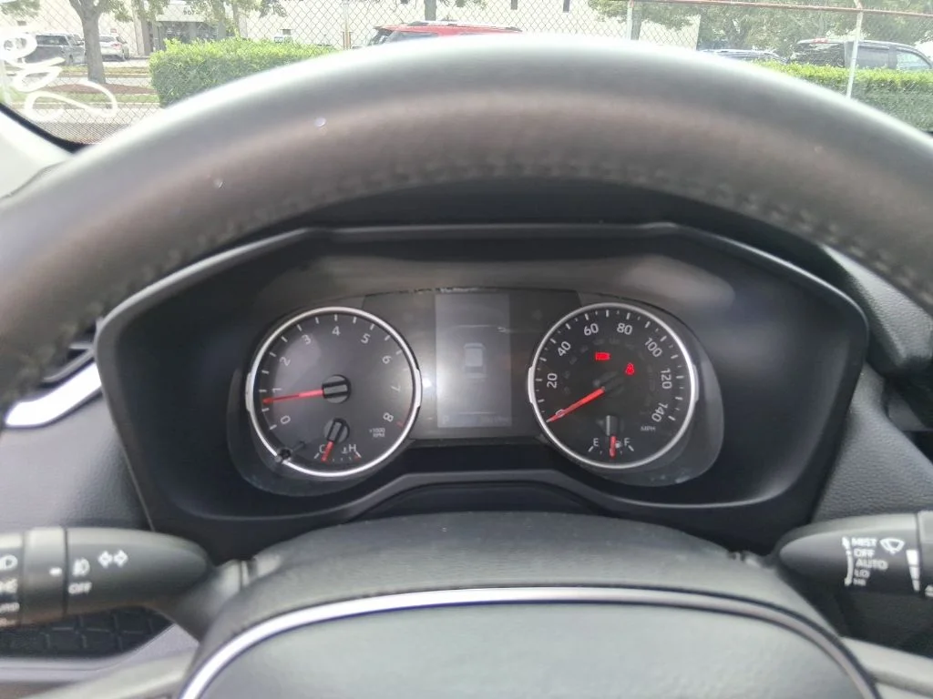 Used 2022 Red Toyota XLE Premium image 12